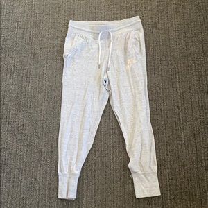 nike women’s joggers